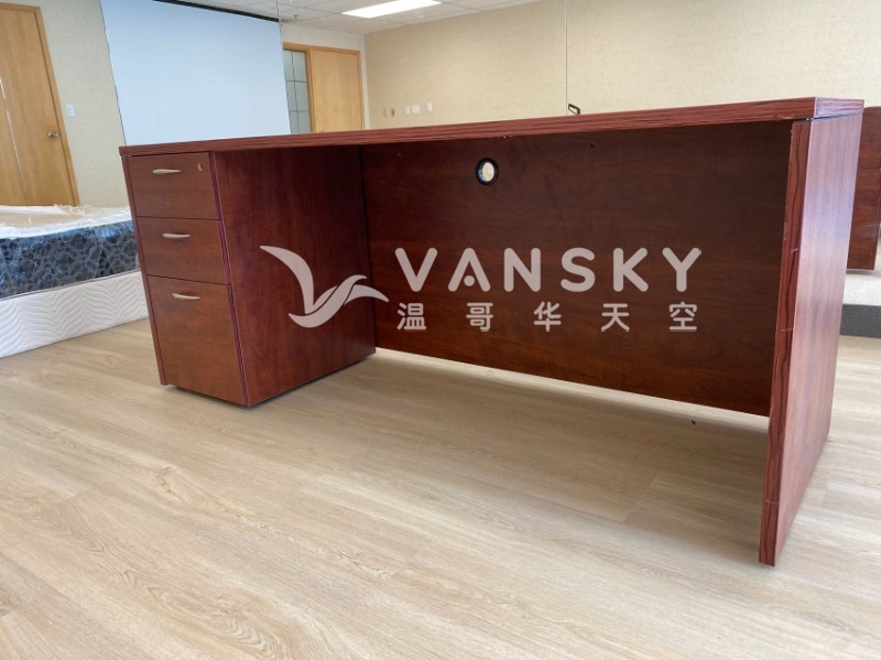 250824133614_Desk 180x60.jpg